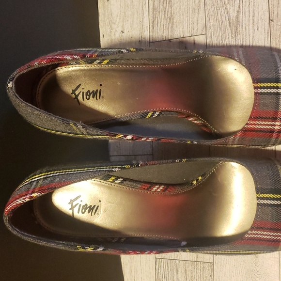 Fioni Gray Tartan Plaid Platform Heels Size 7.5 - Picture 6 of 12